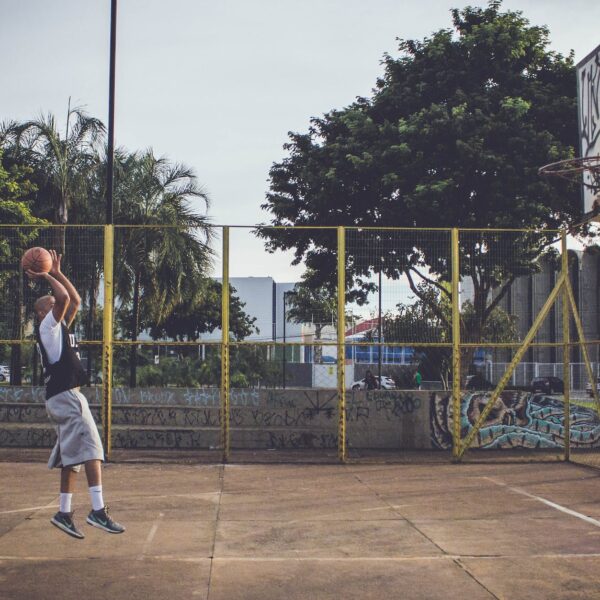 man doing jump shot